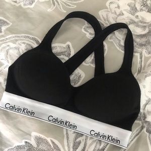 Calvin Klein Sports Bra size M